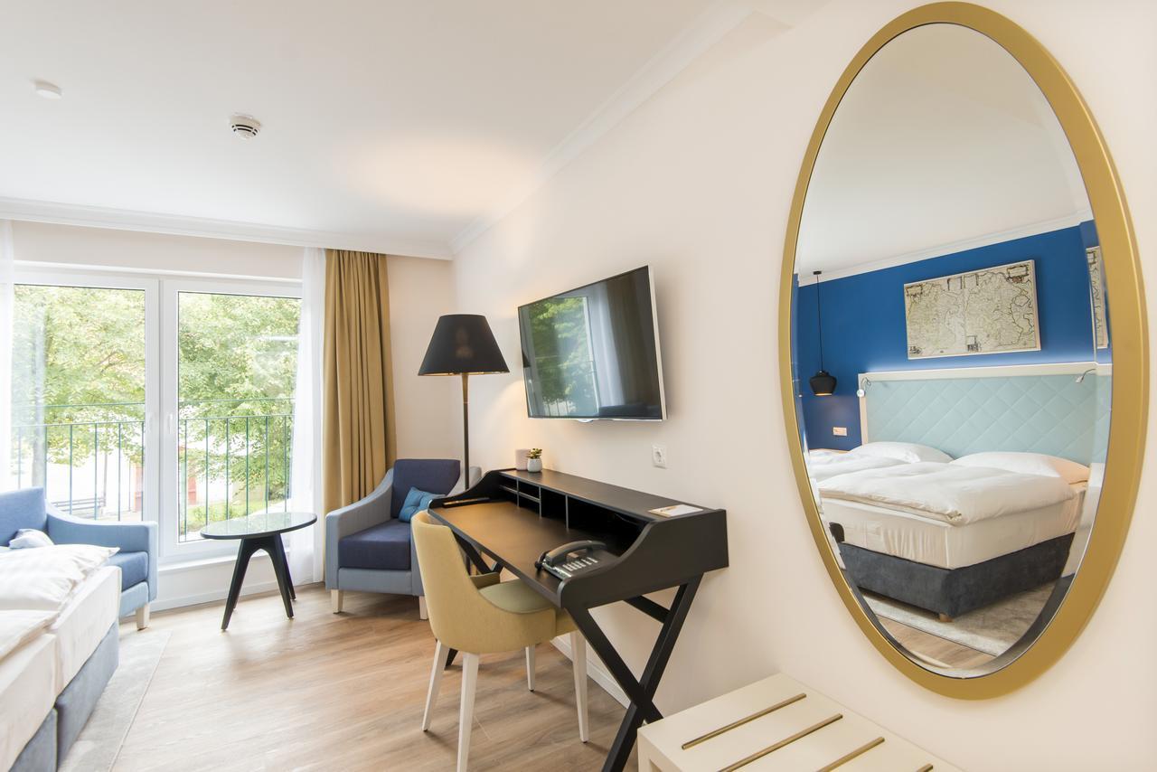Boutique-Hotel Zur Alten Post Busum Bagian luar foto