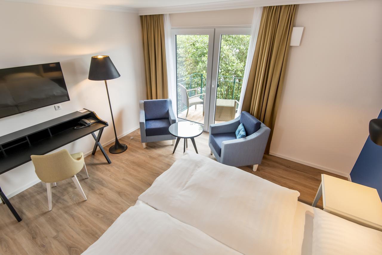 Boutique-Hotel Zur Alten Post Busum Bagian luar foto