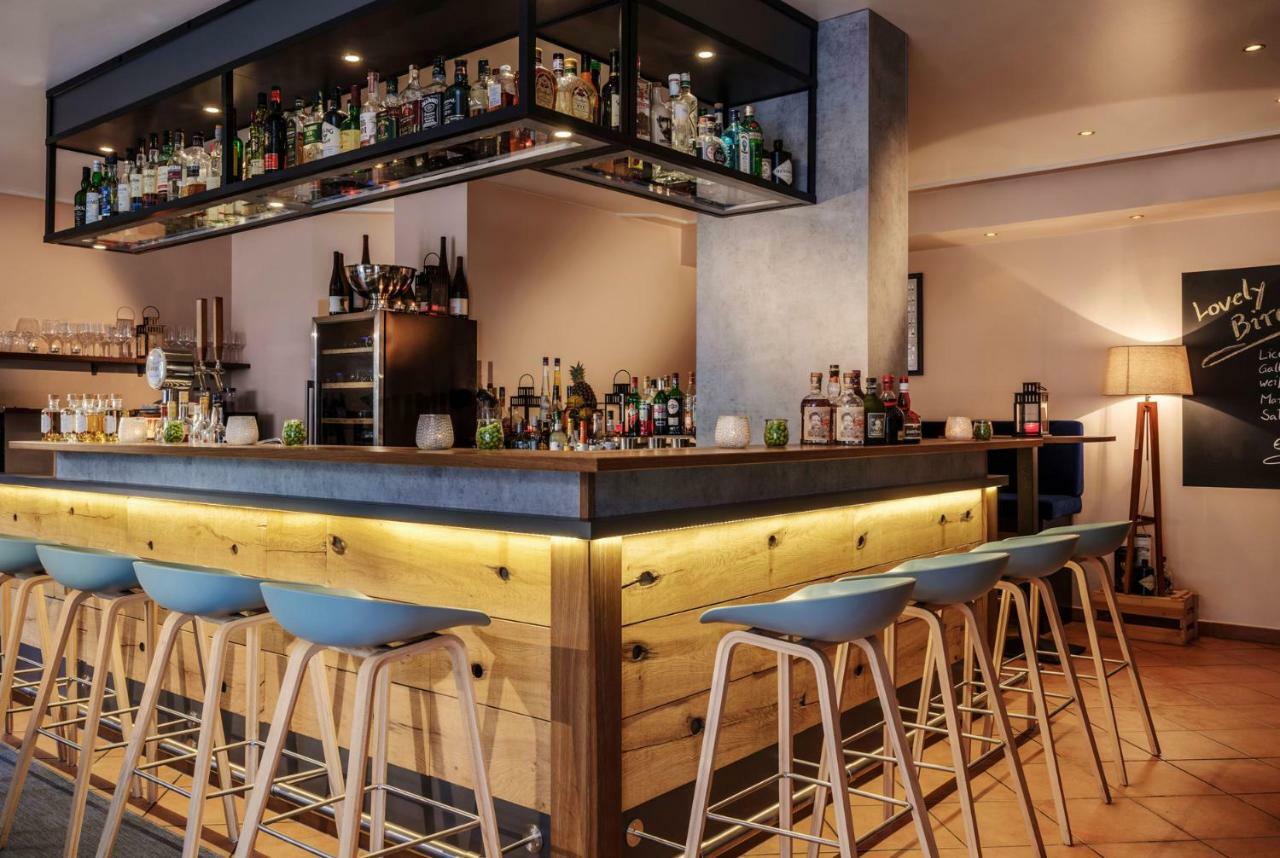 Boutique-Hotel Zur Alten Post Busum Bagian luar foto